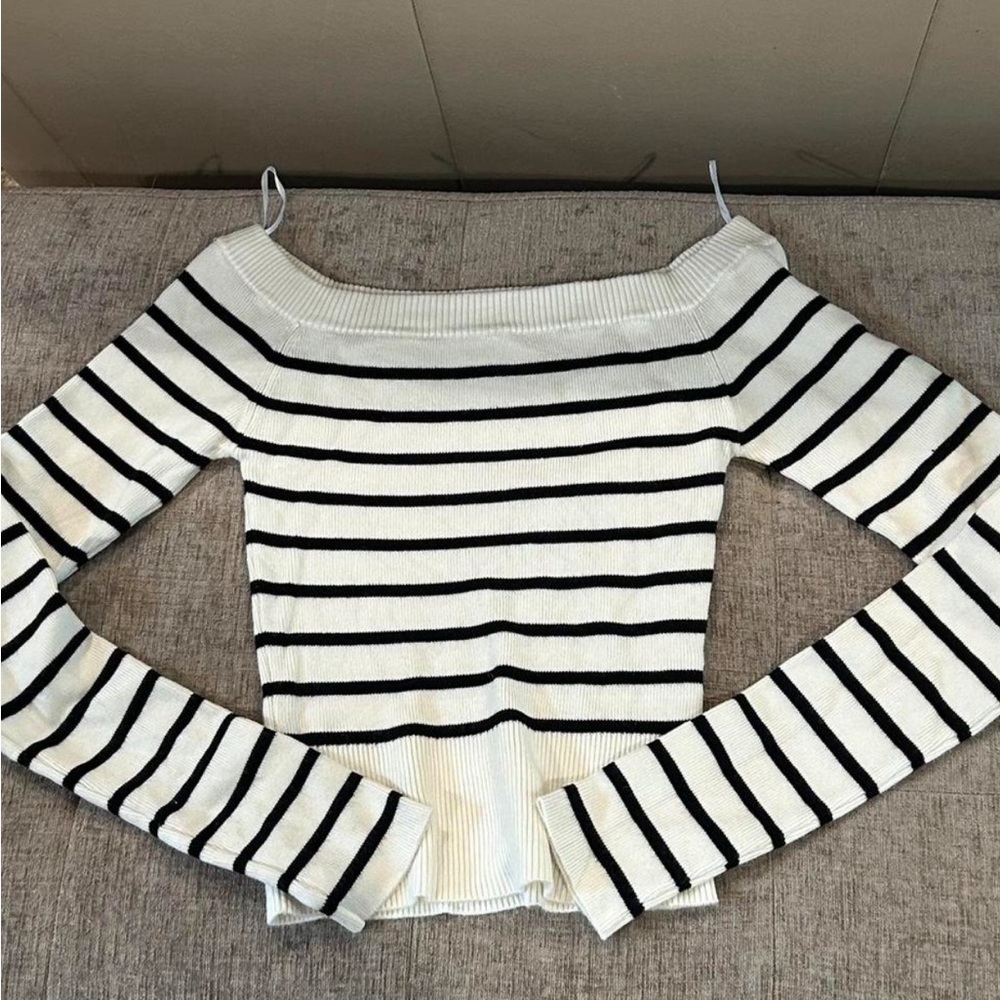 Garage Women’s Off Shoulder Long Sleeve Top